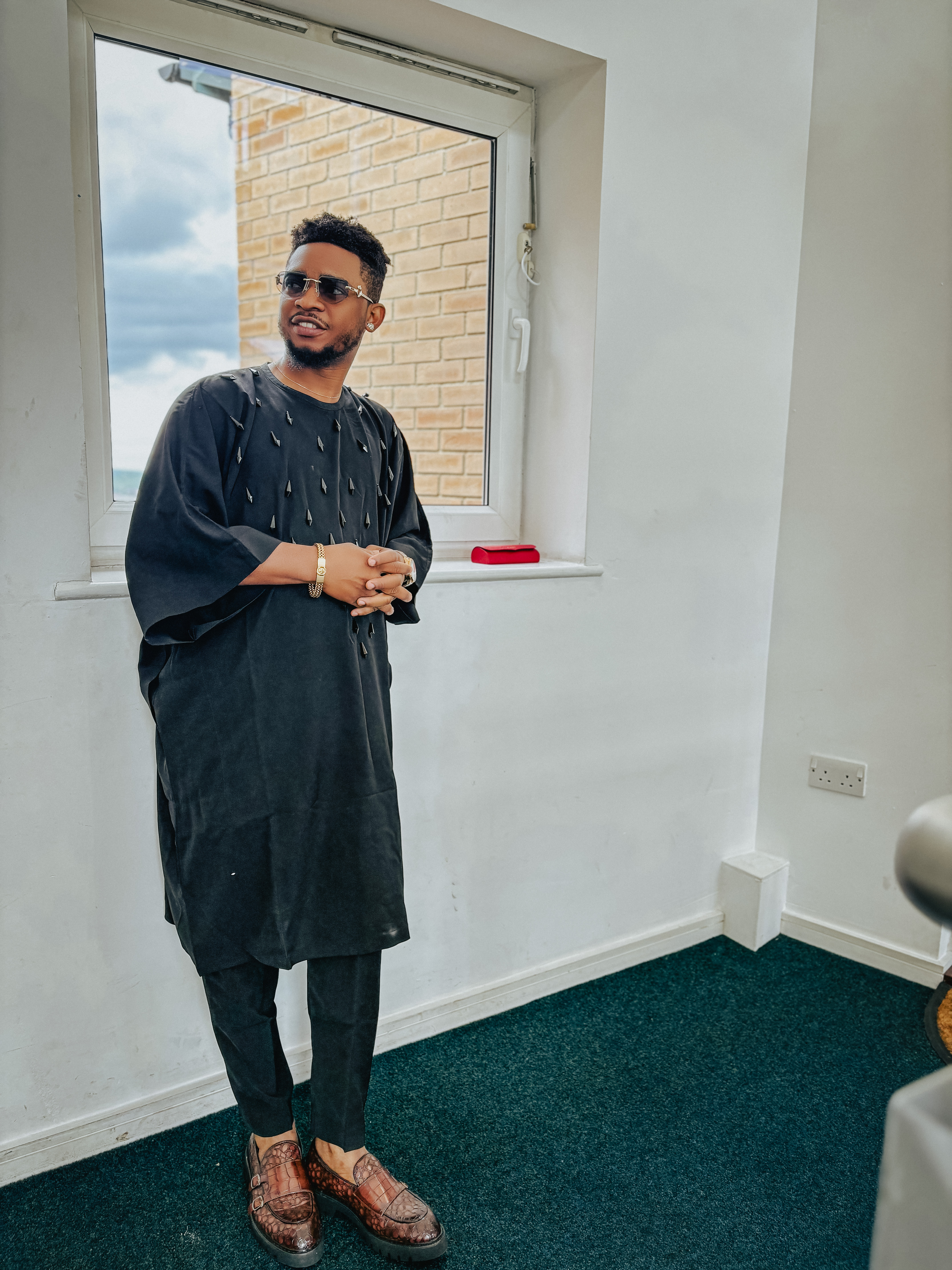 DTlive - Musician performing with instruments